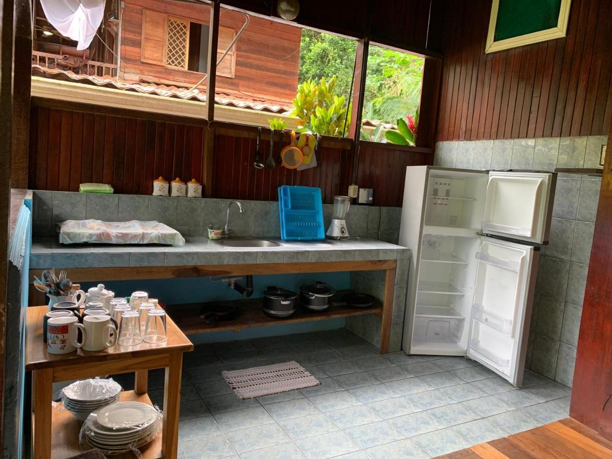 Cabinas Nirvana Ecolodge Cahuita Exterior photo